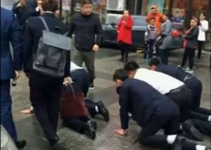 20160411_car-street_screengrab