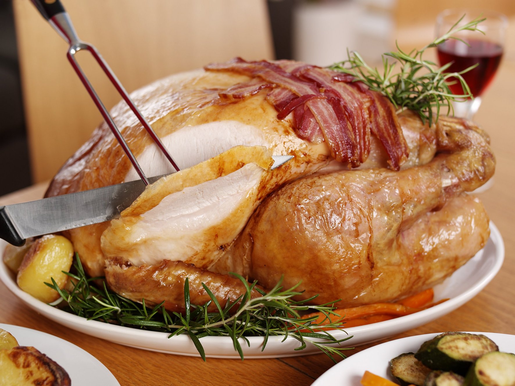 CARVING-TURKEY