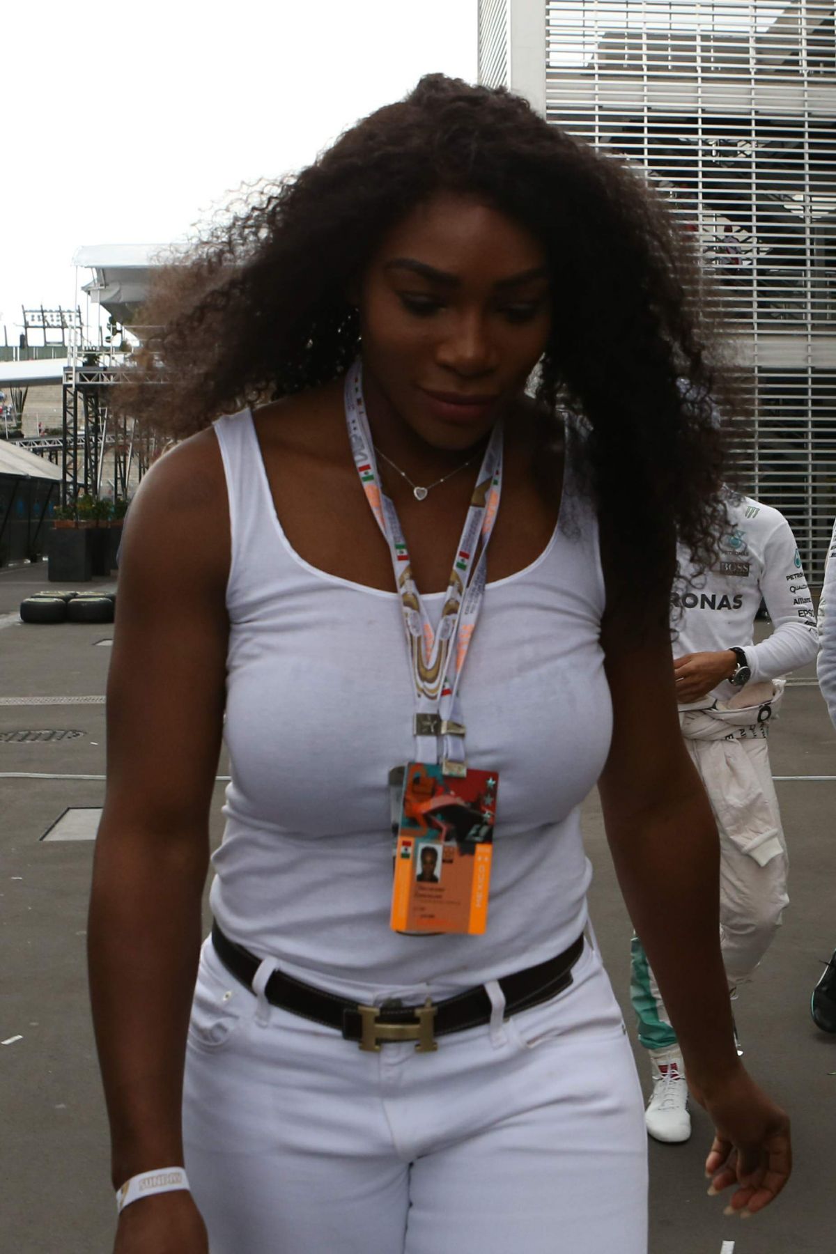 serena-williams-at-mexican-grand-prix-race.jpg