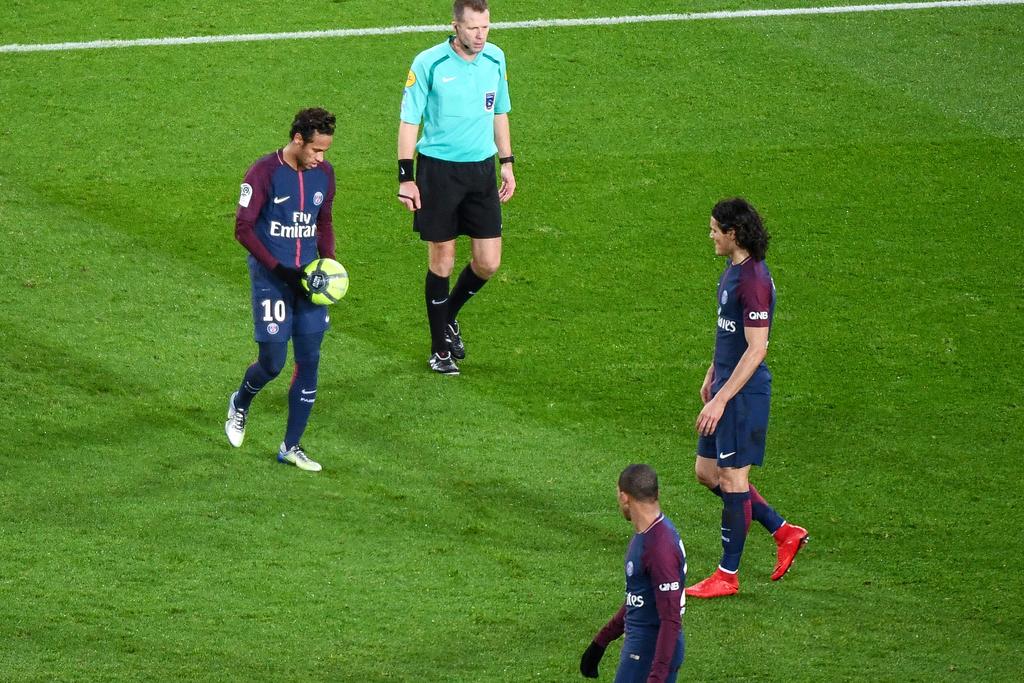 Neymar and Cavani.jpg