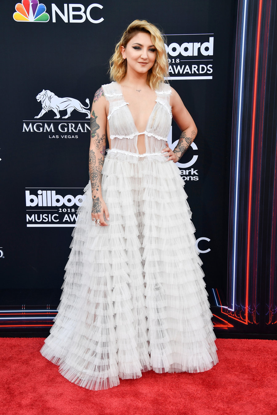 Julia Michaels.jpg