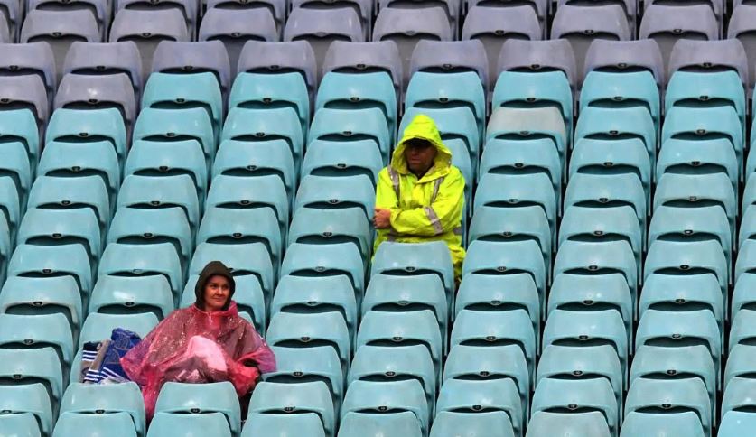 Premier League to introduce artificial crowd noise