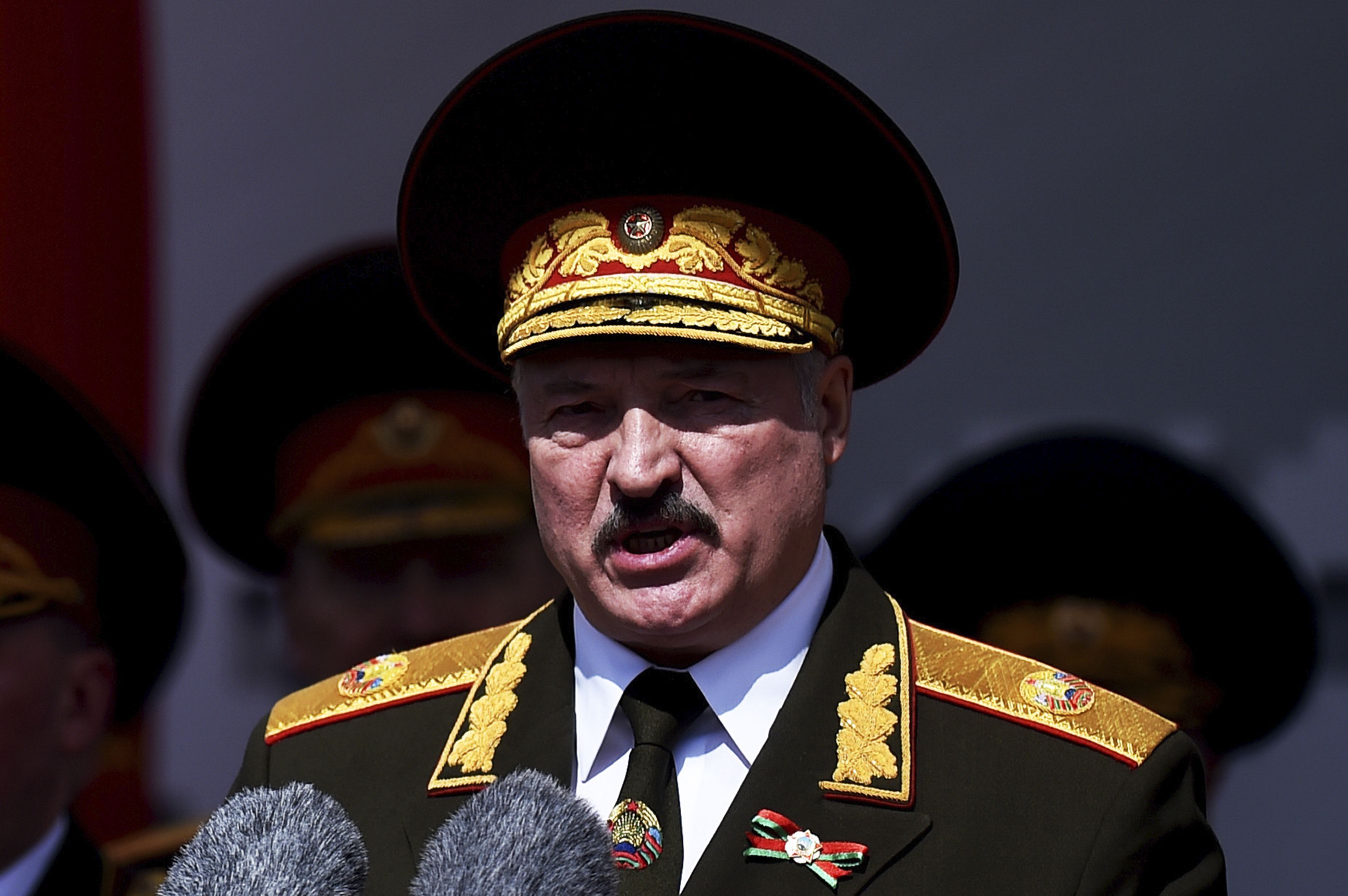 Belarus police detain more than 30,000 protesters