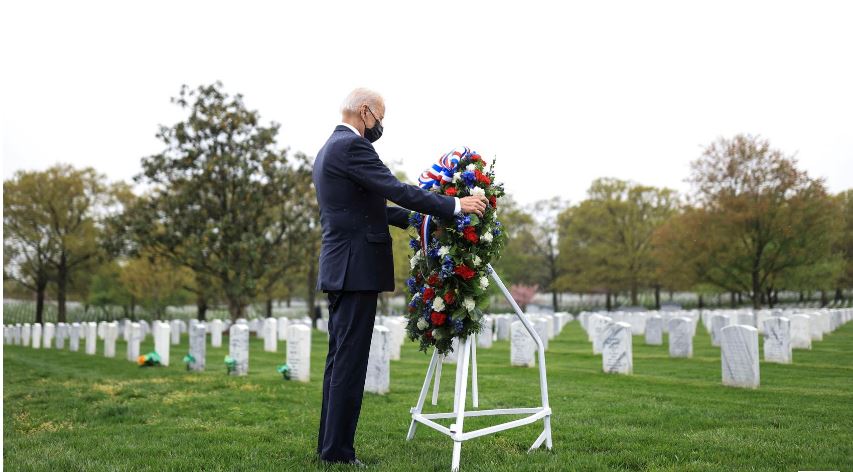 Biden explains action near tombstones of US soldiers killed in Afghanistan