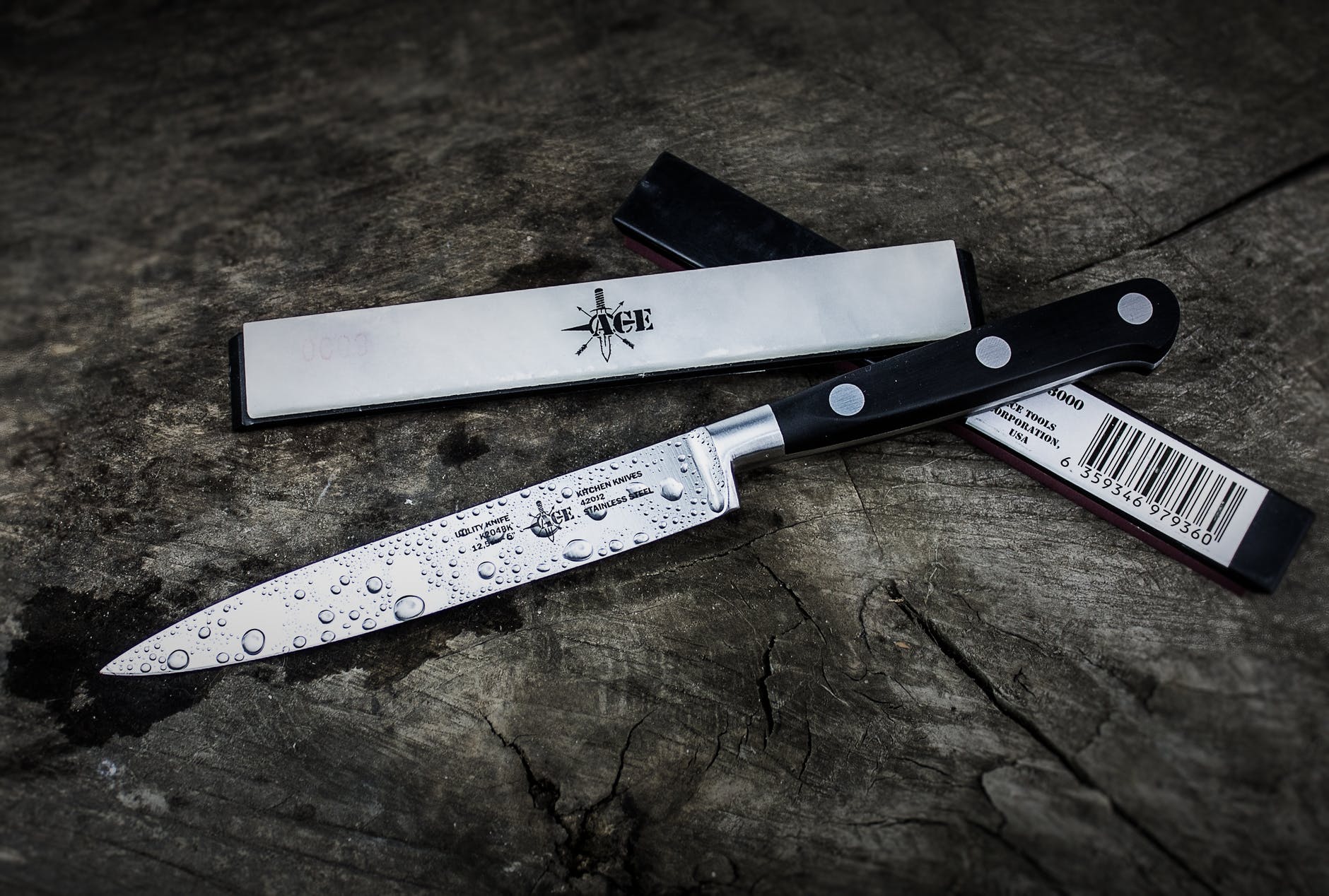 black and gray knife with box