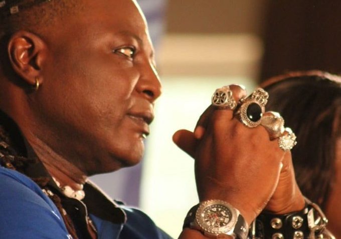 Can Charly Boy quit smoking?