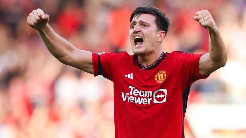 Maguire defends under-fire Man Utd teammate