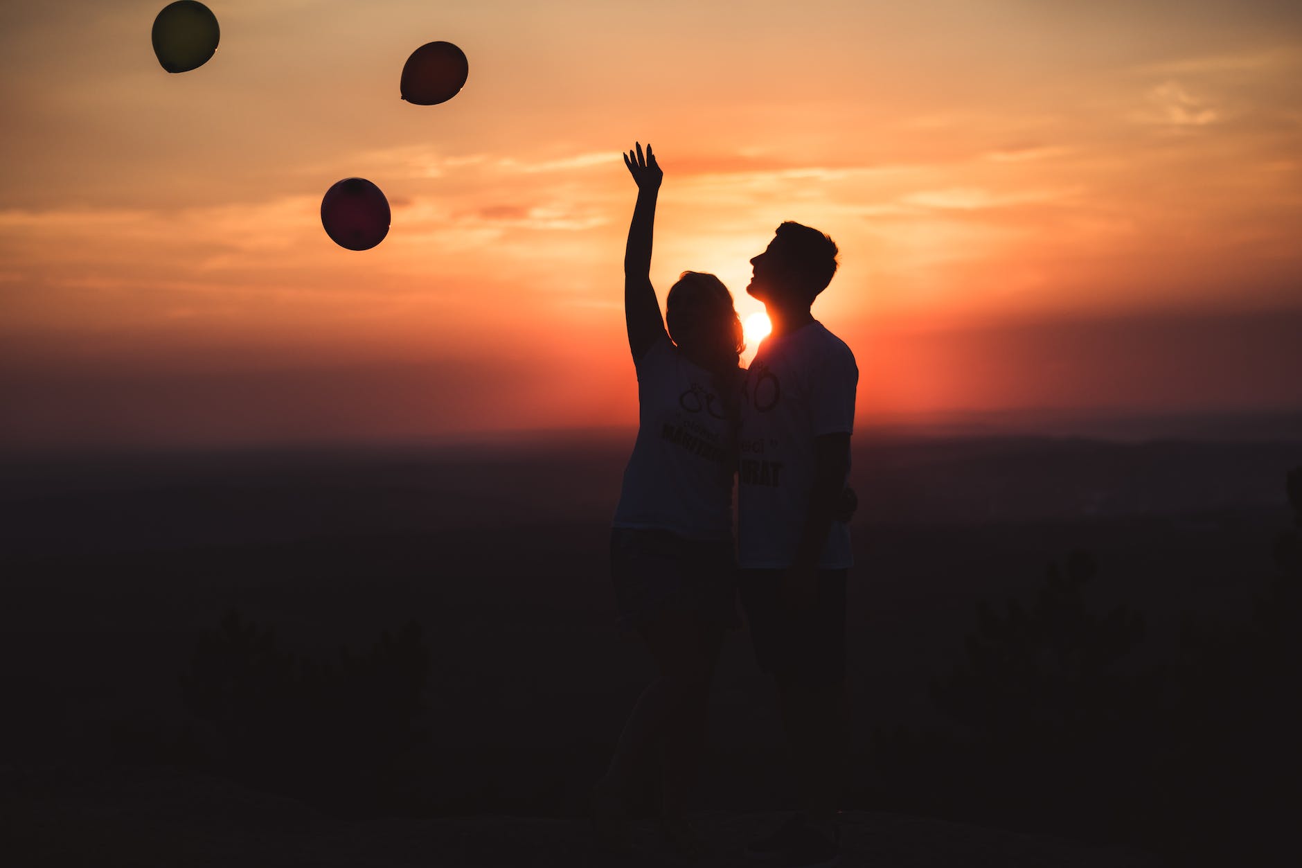 How to overcome challenges in long-distance relationships