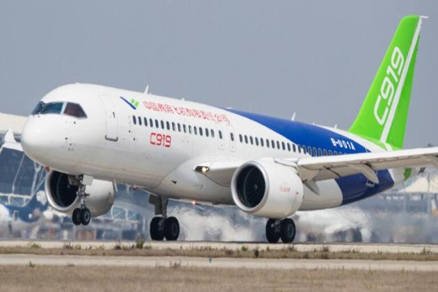 China displays airliner at Singapore Airshow amid supply crunch (VIDEO)