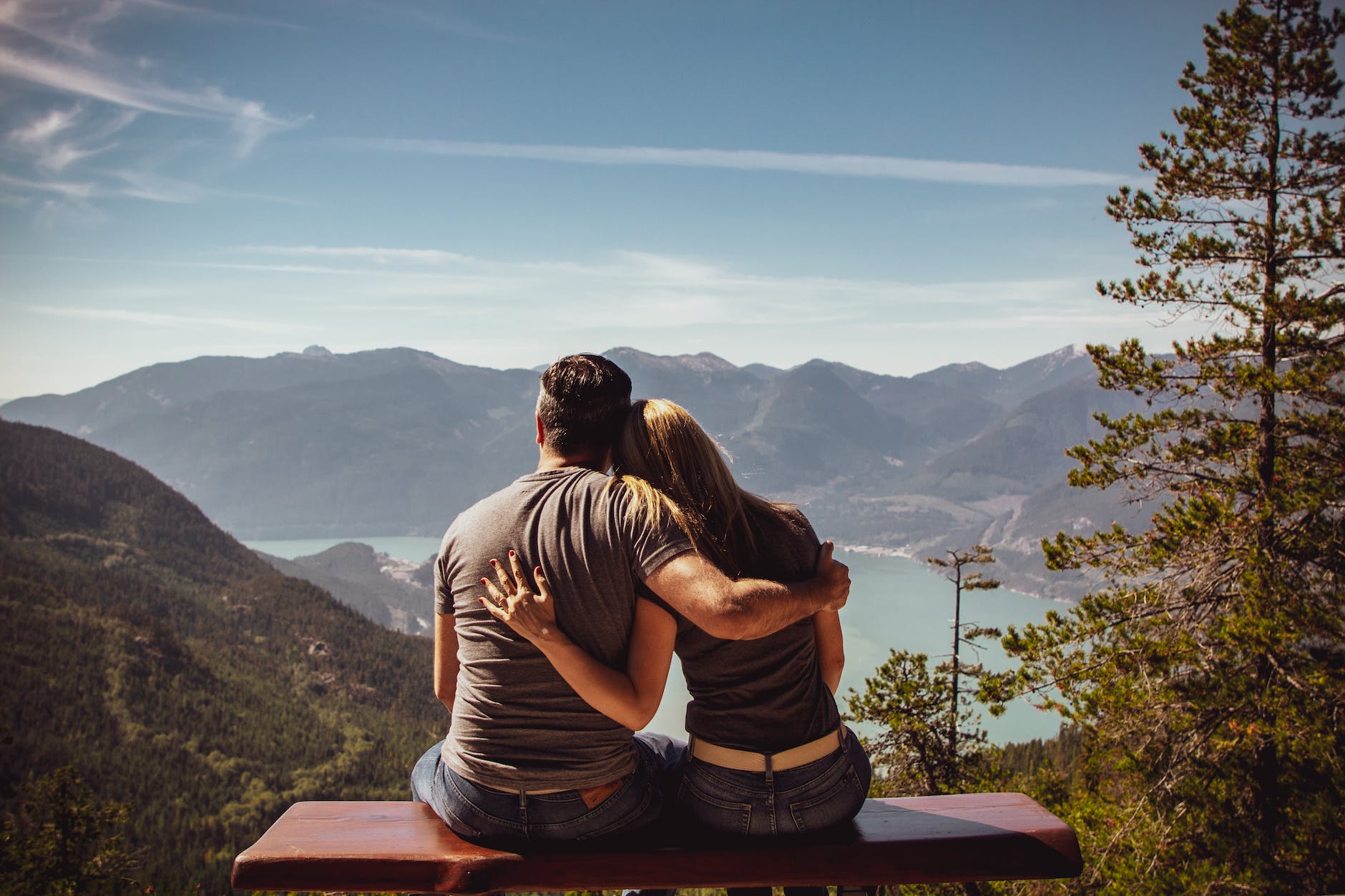 Best Sleeping Habits for Couples in Love