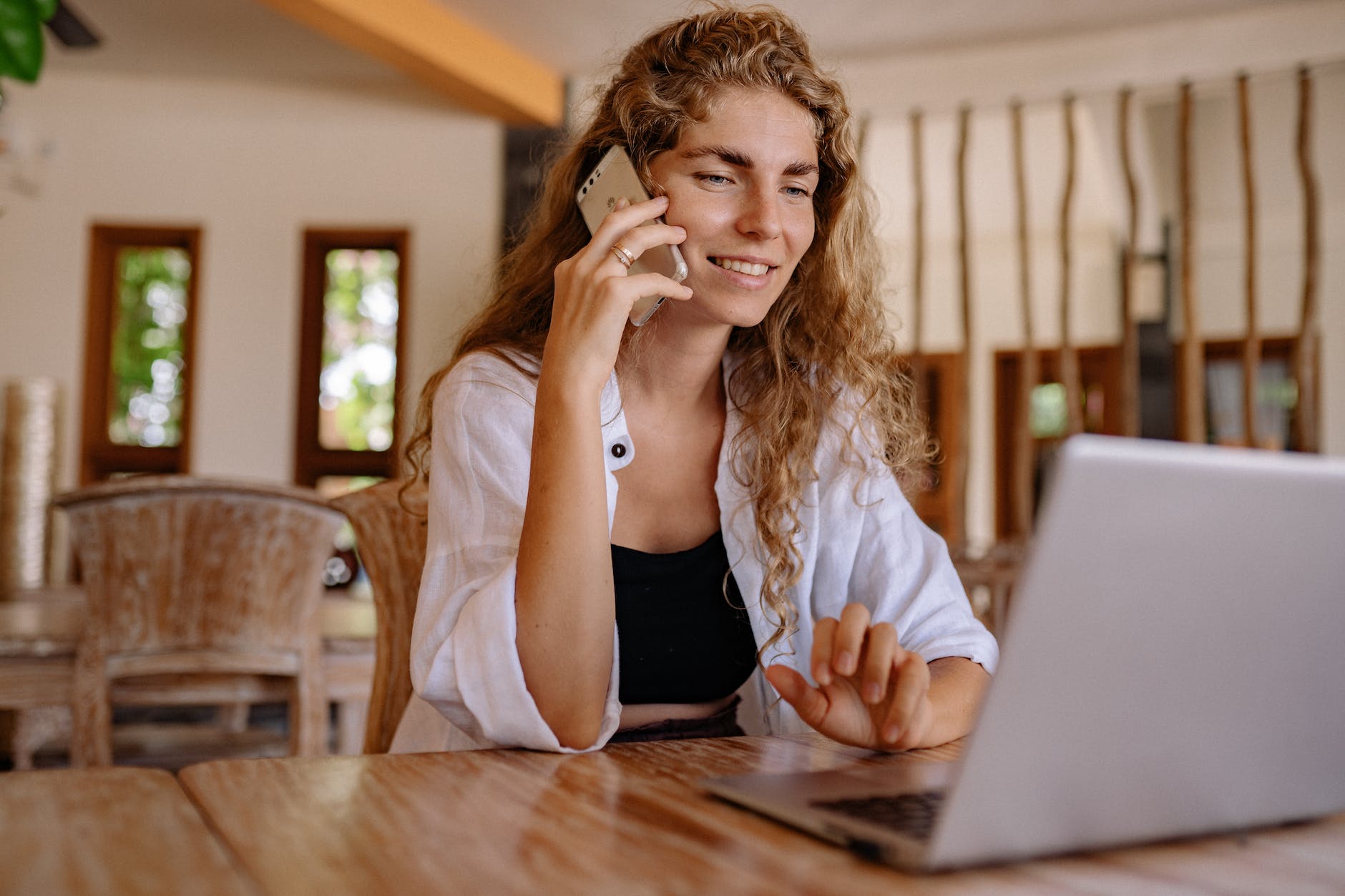 New law allows Australian workers to ignore after-hours call from bosses
