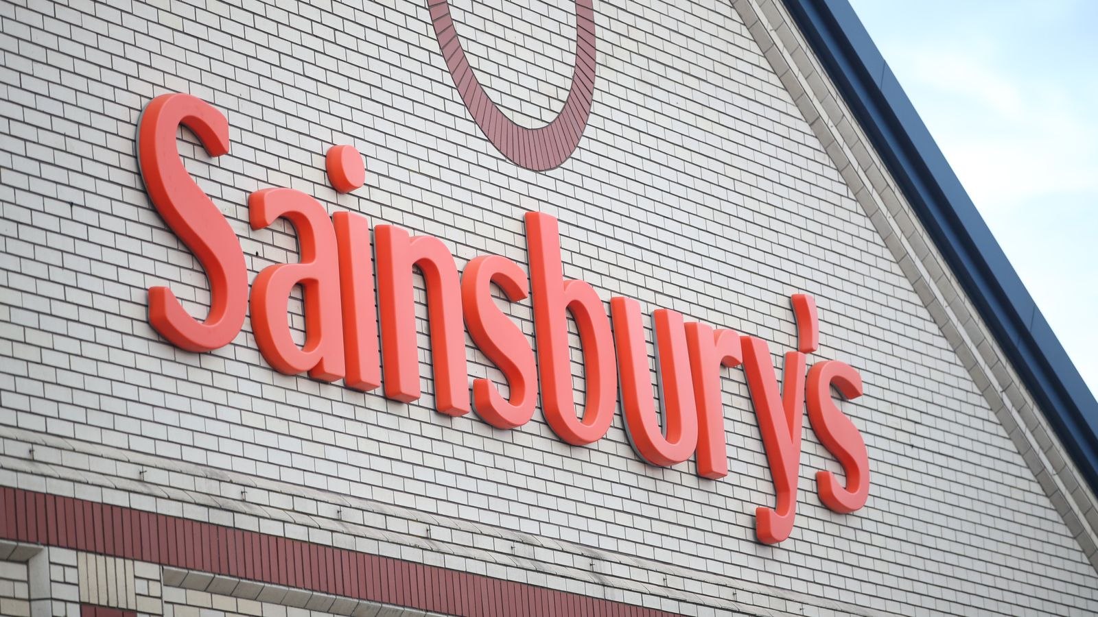 Sainsbury’s to cut 1,500 jobs