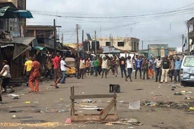 #Endbadgovernance: Hoodlums loot church in Katsina