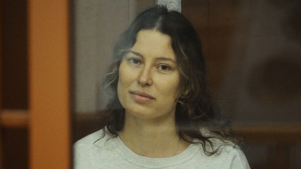 Why Russia jailed ballerina who donated 40 euros to charity
