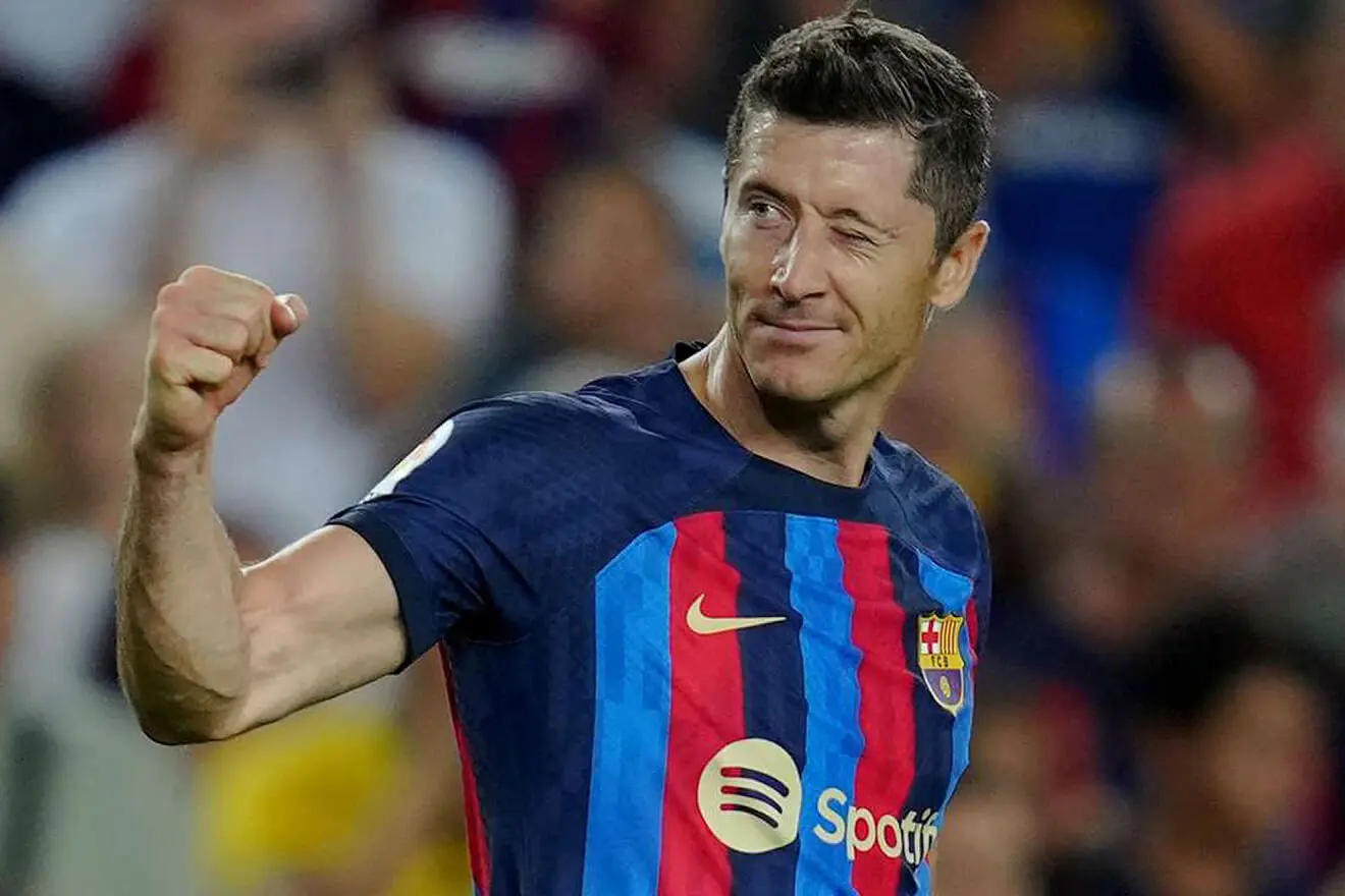 Barcelona’s Lewandowski names world’s best winger