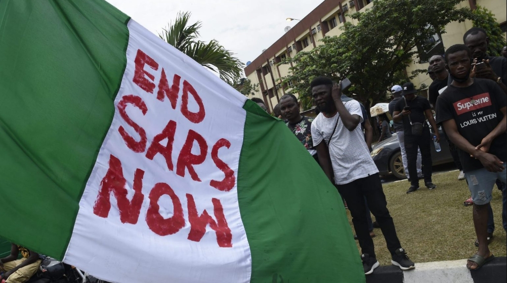 Police Use Tear Gas to Break Up Lekki Toll Gate Gathering on #EndSARS Anniversary
