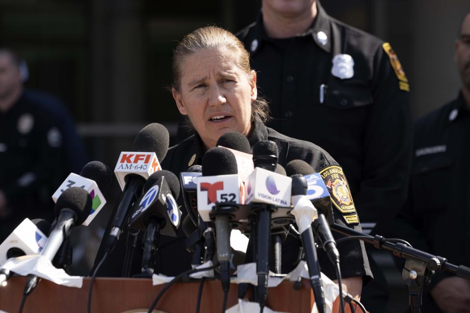 LA fire chief, City Hall fight dirty as wildfires rage on in Southern California