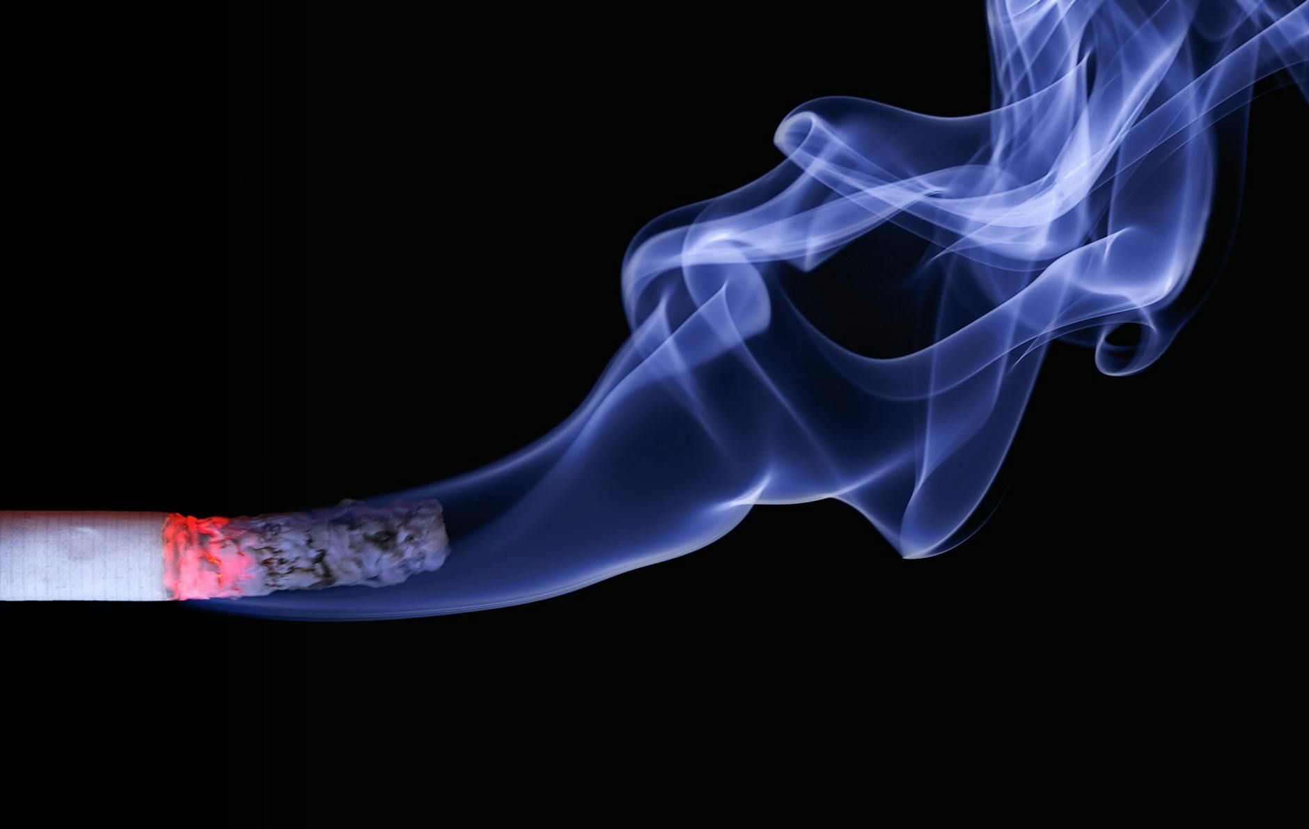 Italy enacts tougher policies to control outdoor smoking