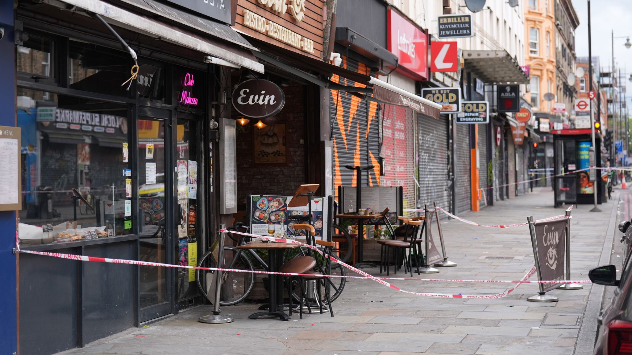 SHOT IN THE HEAD: Assassins in gang war mistakenly kill 9-year-old girl in London