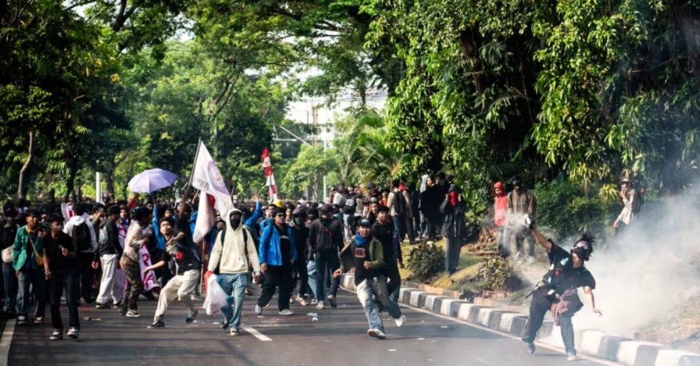 CAREFULLY CALCULATED: Protesters slam new US$3,000 monthly housing bonus for Indonesian MPs