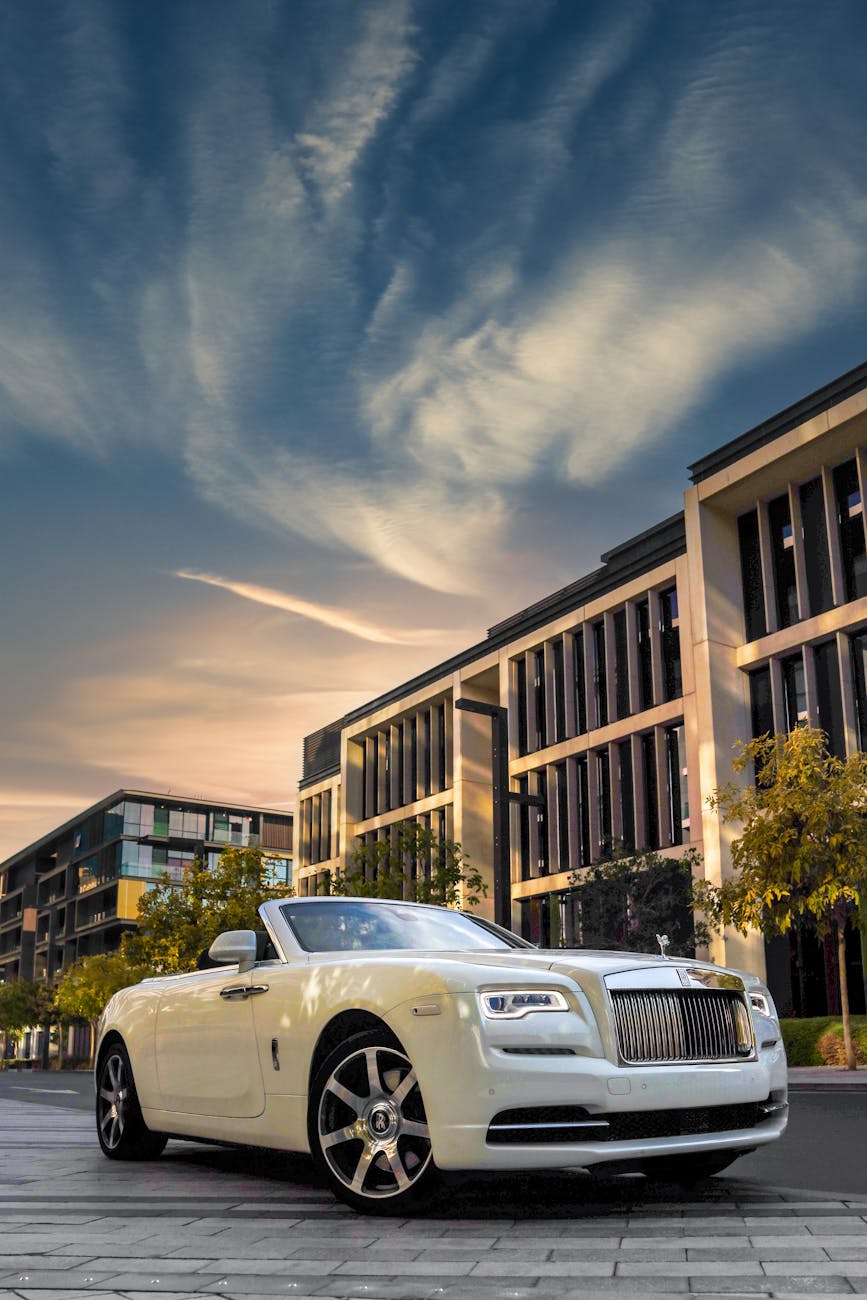 white rolls royce dawn