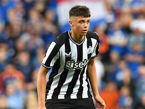 Miley signs new long-term deal