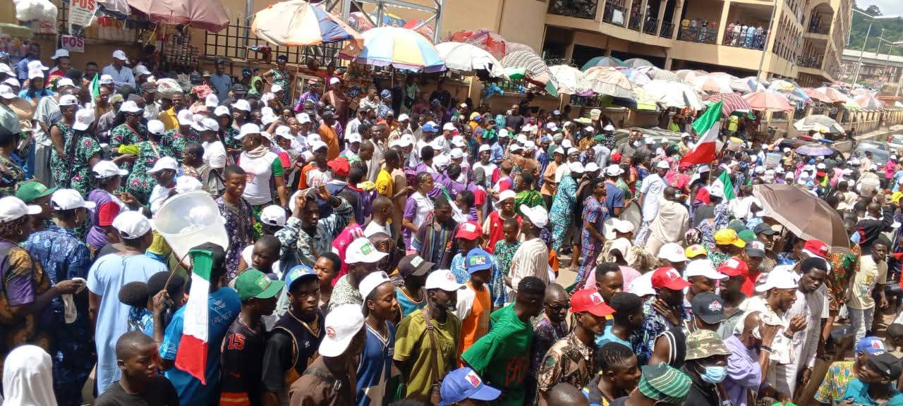 APC is gone – Isaac Fayose reacts as mammoth crowd receive PDP candidate in Ekiti