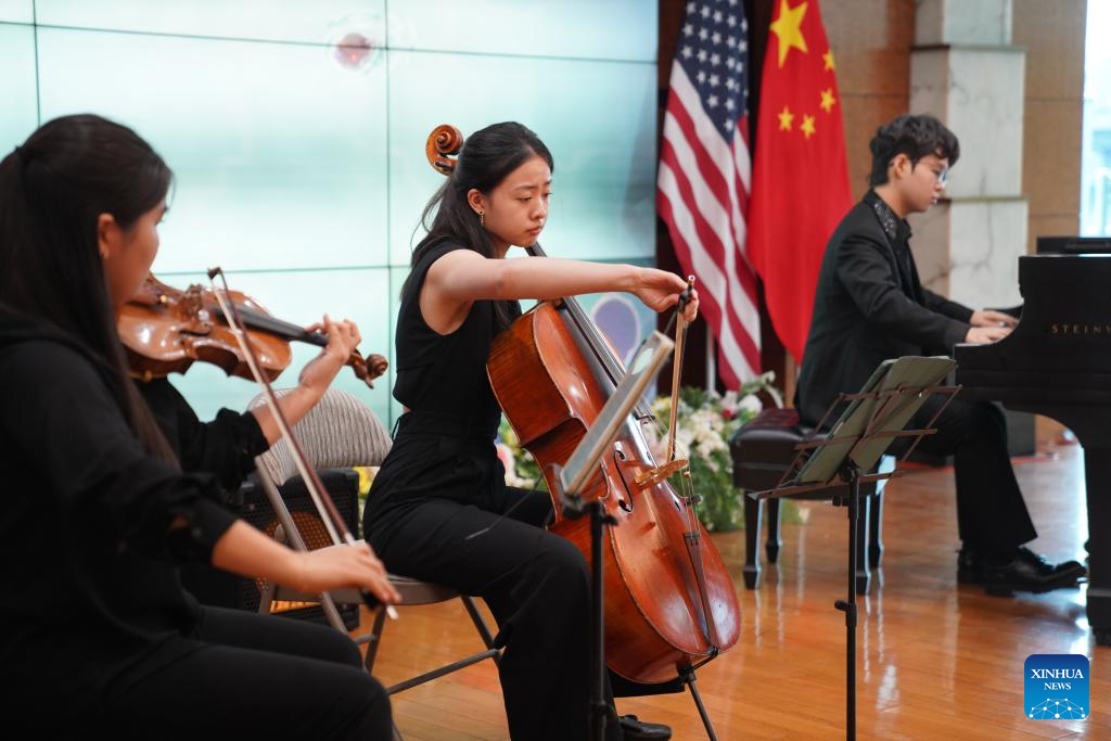 Young Chinese, US musicians stage concert in New York