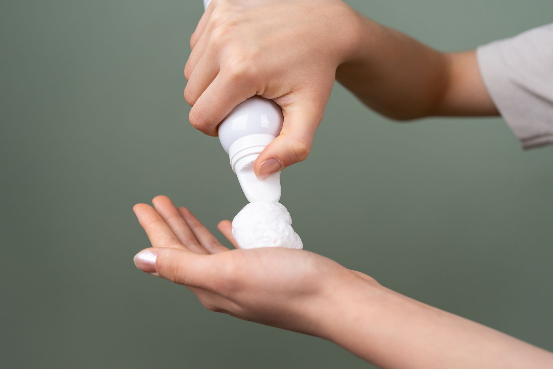 Dermatologists Reveal the Best Ways to Keep Your Skin Healthy Throughout the Summer